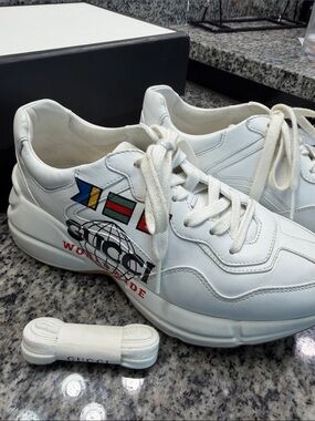 Gucci White Leather Sneakers with Red and Green Accent